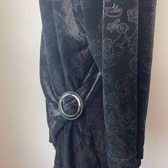 EUC Notations Womens Black Velour Sparkly Blouse Top Size 2X - Picture 4 of 6